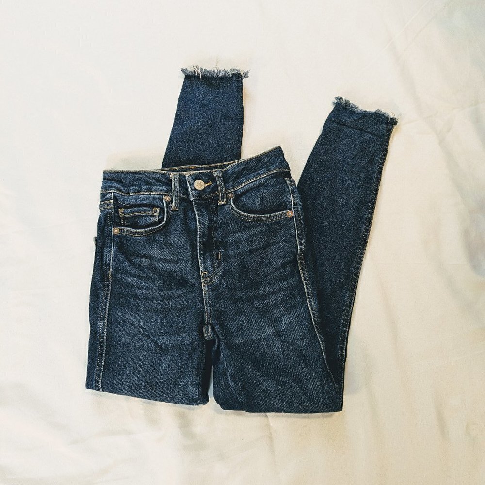 We the Free Skinny Raw Edge Blue Jeans Size 25